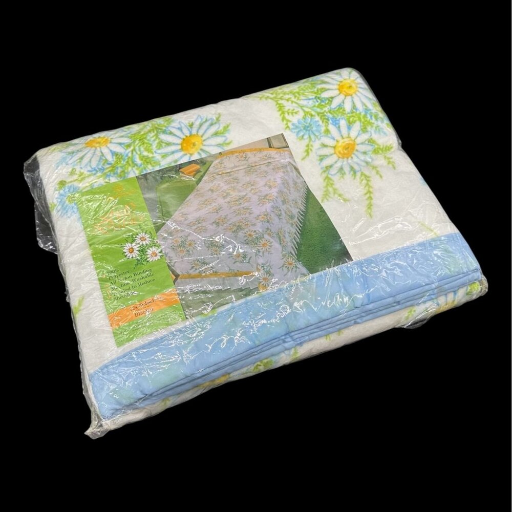 Vintage Full Sized Blanket Satin Style Trim Daisy Flowers Beacon USA Blue 1970s
